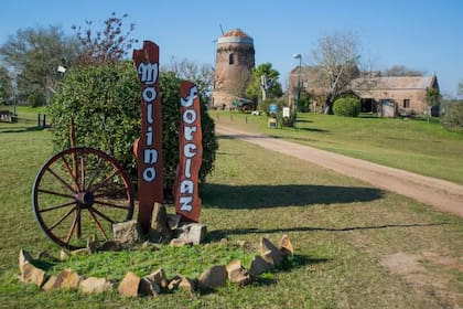 El museo se encuentra en un entorno rural entre Colonia San José y Colón