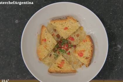 El músico eligió una sopa de cebolla, pero fu confundida con una pizza