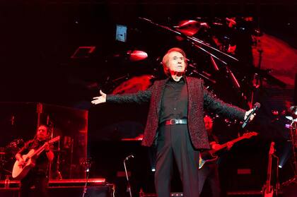 El músico español celebra sus 60 años de carrera