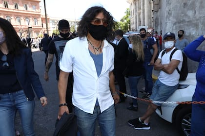 El músico Fabián "El Zorrito" Quintiero, al salir del velatorio de Maradona