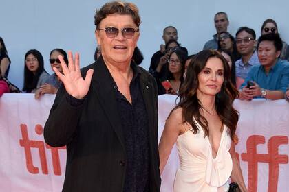 El músico Robbie Robertson al llegar a la premiere de su biopic