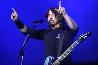 Grohl le cantó al médico que lo atendió cuando se fracturó una pierna en Suecia