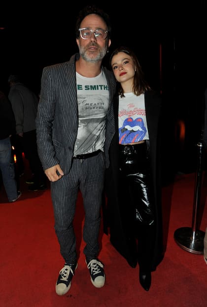 El músico y conductor Gastón Pauls concurrió a la cita con su talentosa hija Muna, fruto de su relación con Agustina Cherri; la adolescente participó la semana pasada del Cris Morena Day junto a su madre