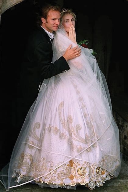 El músico y la cineasta
se casaron en 1992 en la iglesia St Andrew de la localidad de Wiltshire, Reino Unido.