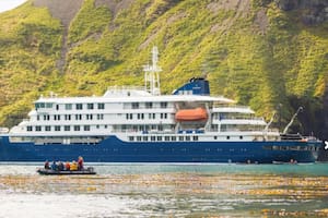 Qué se sabe del brote de hantavirus en un crucero que zarpó de la Argentina y dejó al menos tres muertos