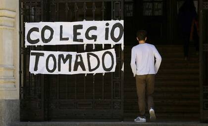 El Nacional Buenos Aires está tomado desde la semana pasada