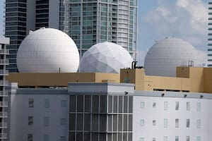 Cómo es la fortaleza en Miami que resguarda el "poderoso cerebro" de internet para América Latina