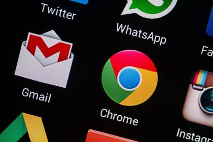 El navegador Chrome y las principales aplicaciones de Google ya ofrecen el modo oscuro