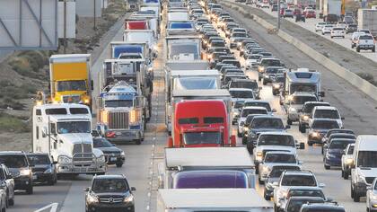 El negocio del transporte por carretera en EE.UU. está muy fragmentado y depende de intermediarios que conectan a los camioneros con los clientes