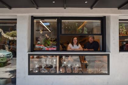 El negocio es atendido por sus dueños