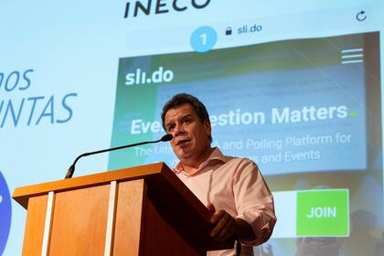 El neurólogo Facundo Manes durante su exposición