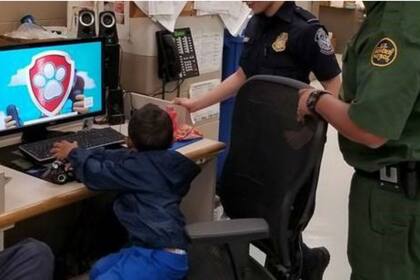 El niño vio algunos episodios de Paw Patrol en las oficinas de la CBP