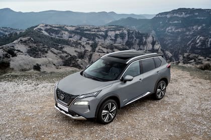 El Nissan X-Trail se ofrece en dos versiones: Exclusive, con motor naftero, e e-Power, con tecnología electrificada; es la última la que llega al valor mencionado
