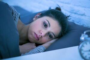“Intención paradójica”: por qué mantenerte despierto te puede ayudar a combatir el insomnio