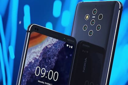 El Nokia 9 PureView y sus cinco cámaras (los otros dos circulos son para el flash y un sensor de profundidad y foco)