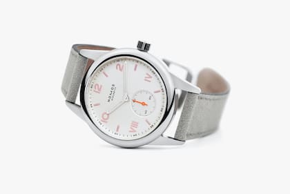 El Nomos Glashütte Club Campus que combina números árabes y romanos y tiene un precio de US$1660