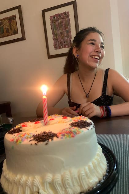 El novio de la víctima, Nahuel Castillo C., de dieciocho años, permanece detenido por el hecho