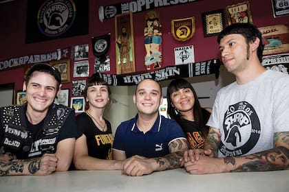 El núcleo fundador de La Cultura del Barrio en el buffet