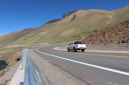 El nuevo "corredor bioceánico" para el transporte pesado entre nuestro país y Chile