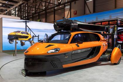El nuevo auto volador PAL-V Liberty Pioneer Edition se presenta durante el día de la prensa en el 89º Salón Internacional del Automóvil de Ginebra en Ginebra, Suiza.