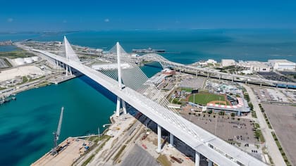 El nuevo Bridge Harbor se extiende a lo largo del Canal de Navegación de Corpus Christi