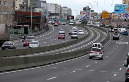 El nuevo carril único para transporte público, inaugurado ayer, será reversible en función de la hora pico