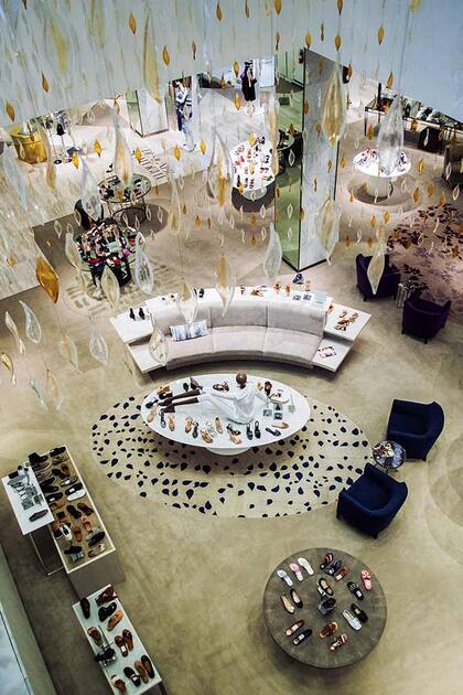 Interior de Sacks Fifth Avenue en Brickell, Miami.