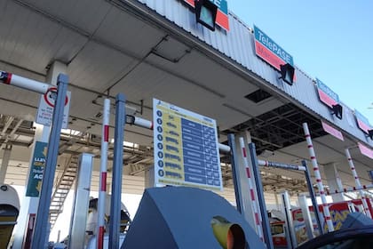El nuevo cuadro tarifario eleva los valores de los peajes en rutas y autopistas nacionales operadas por Corredores Viales.
