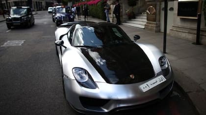 El nuevo deportivo de Bugatti cuesta tres veces más que un Porsche 918 Spyder, como el de esta imagen