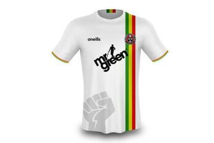 El nuevo diseño reemplazó el rostro de Marley por un puño en alto