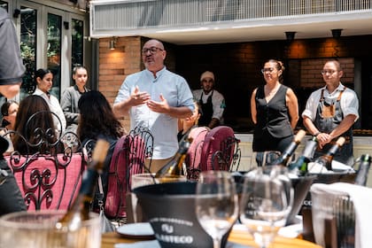 El nuevo enólogo de El Esteco, Claudio Maza, explicó el maridaje seleccionado para acompañar la cocina de El Baqueano.
