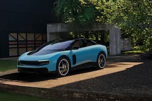 Cómo es el Ferrari eléctrico que desató polémica y la caída de las acciones de la empresa
