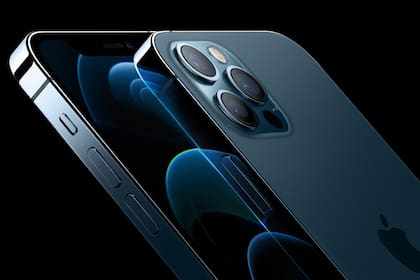 El nuevo iPhone 12 Pro tiene una cámara normal, un gran angular y un zoom óptico 4x; el Pro Max, de 5x