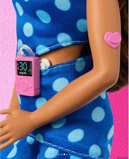 El nuevo lanzamiento forma parte de la línea Barbie Fashionista, que busca lograr mayor inclusión en sus productos
(Instagram/@barbie)