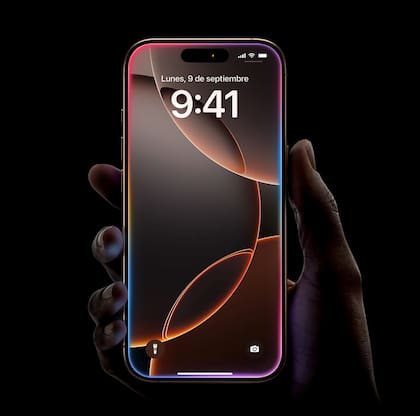 El nuevo modelo se lanzará con iOS 26 con el nuevo diseño “Liquid Glass” y nuevas funciones, como filtrado de llamadas y traducción en vivo