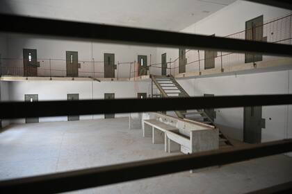 El nuevo penal está dentro de un predio de 80 hectáreas y tendrá una capacidad de alojamiento de 2240 plazas