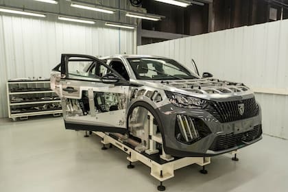 El nuevo Peugeot 2008 que se fabrica en la planta de El Palomar