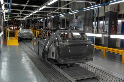 El nuevo Peugeot 2008 traerá pintura bitono y techo corredizo eléctrico, entre otras innovaciones que se sumaron al proceso de producción