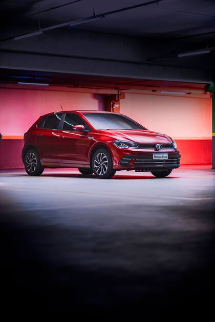 El Nuevo Polo Highline equipa de serie nuevos faros delanteros “ECO LED”.