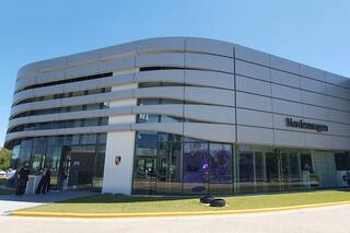 Cómo es el exclusivo centro que una automotriz inauguró en la Argentina