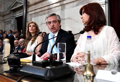 Fernández habló de reformas en la Justicia y en la AFI