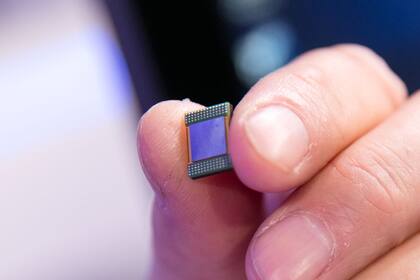 El nuevo procesador de sexta generación Core de Intel, conocido bajo el nombre clave Skylake, durante la presentación de la compañía en la feria IFA