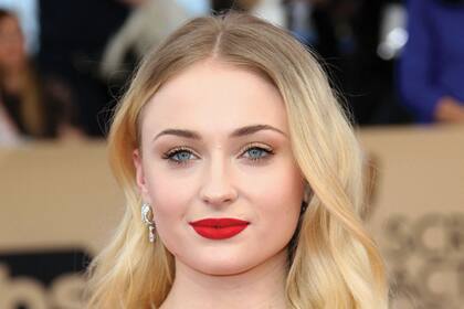 El nuevo rubio al que volvió Sophie Turner