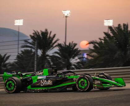El nuevo Sauber, ahora con otro nombre, gira en el circuito de Bahrein