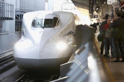 El nuevo Shinkansen N700S tuvo un rediseño aerodinámico y ahora cuenta con mayor espacio para sus pasajeros
