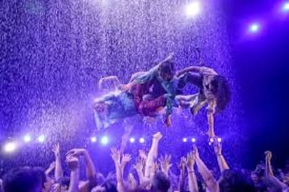 El nuevo show de Fuerza Bruta es un gran plan de verano para grandes y chicos