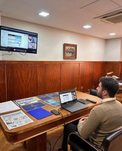 El nuevo subdirector ejecutivo es licenciado en Ciencia Política por la Universidad de Buenos Aires (UBA)