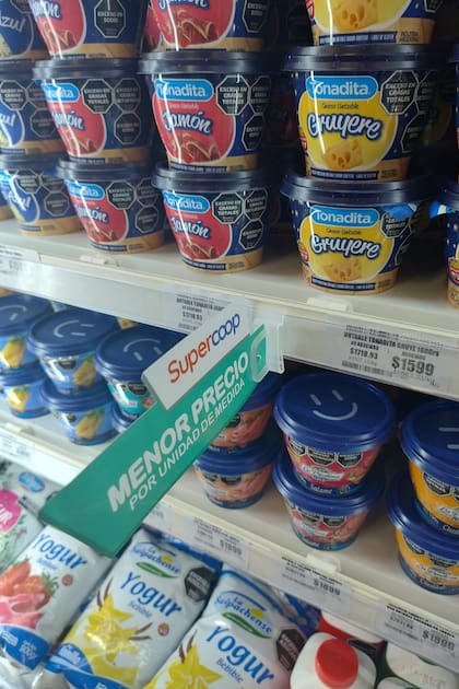 El nuevo supermercado busca diferenciarse con propuestas como los carteles en la góndola que identifican al producto más barato de la categoría