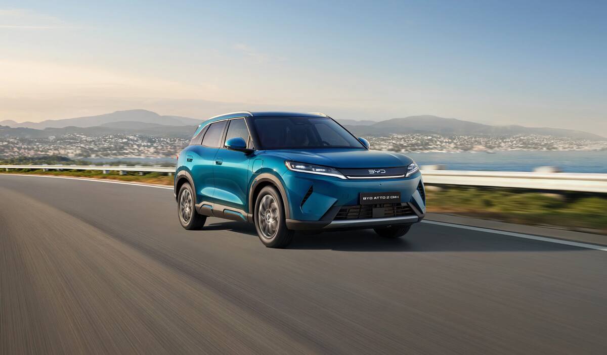 O navio que trouxe mais de 5 mil carros da mesma marca trouxe um SUV que promete 1.100 km de autonomia. como é O navio que trouxe mais de 5 mil carros da mesma marca trouxe um SUV que promete 1.100 km de autonomia. como é