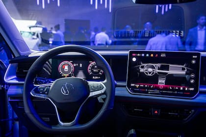 El nuevo Tiguan incorpora un nuevo Digital Cockpit Pro con sistema de infotainment semiflotante (12,9” Life / 15” R-Line).